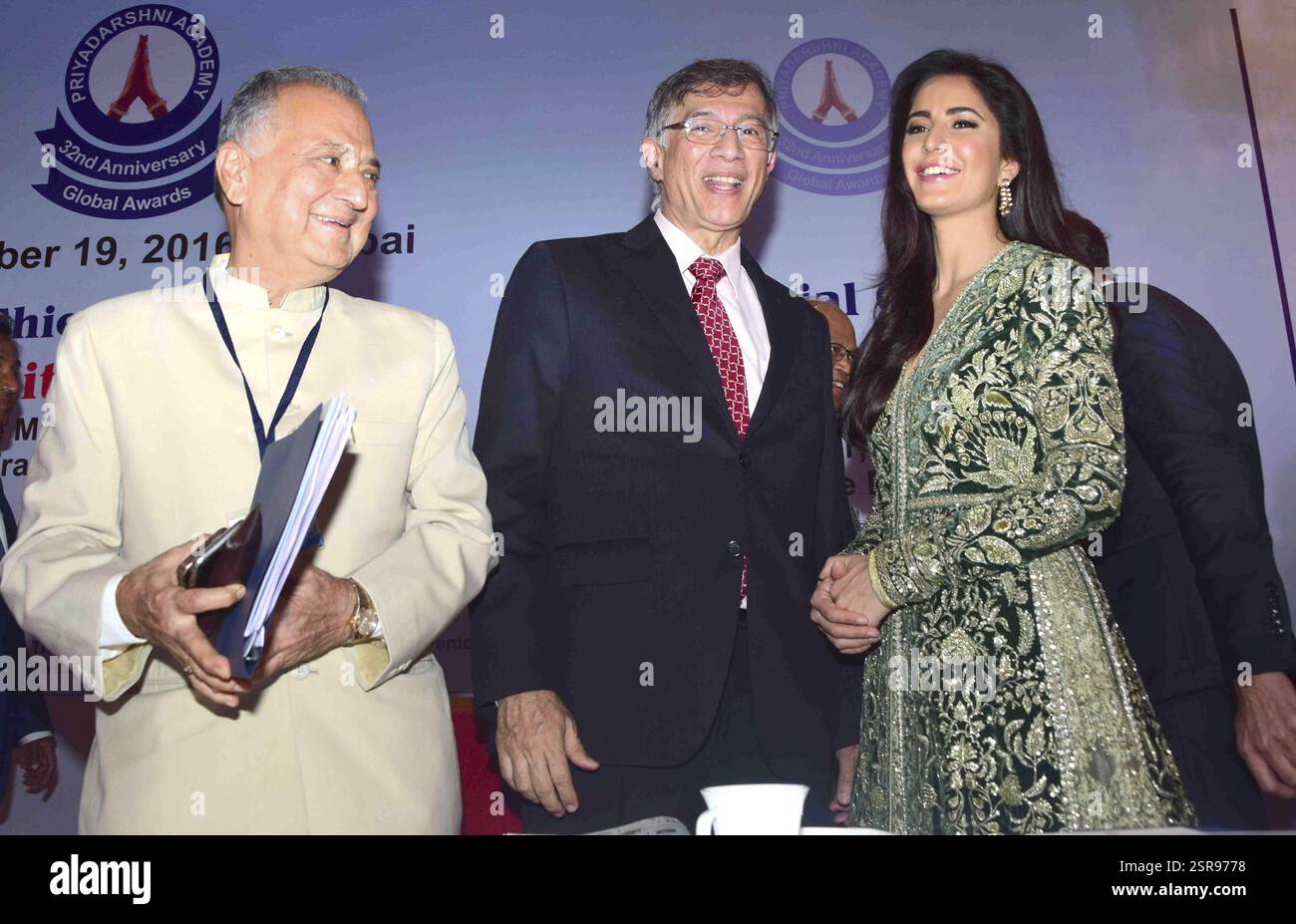Bollywood Schauspieler Katrina Kaif Nanik Rupani Priyadarshni Akademie Niranjan Hiranandani Global Awards funktionieren Mumbai Stockfoto