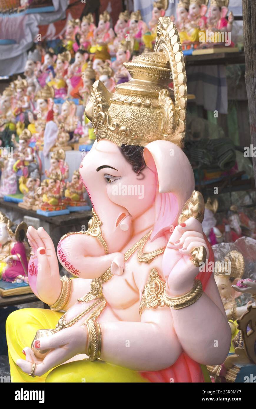 Idol des ganesh Elefanten, der Gott mit dem Kopf des ganeshotsav, Pune, Maharashtra, Indien, Asien Stockfoto