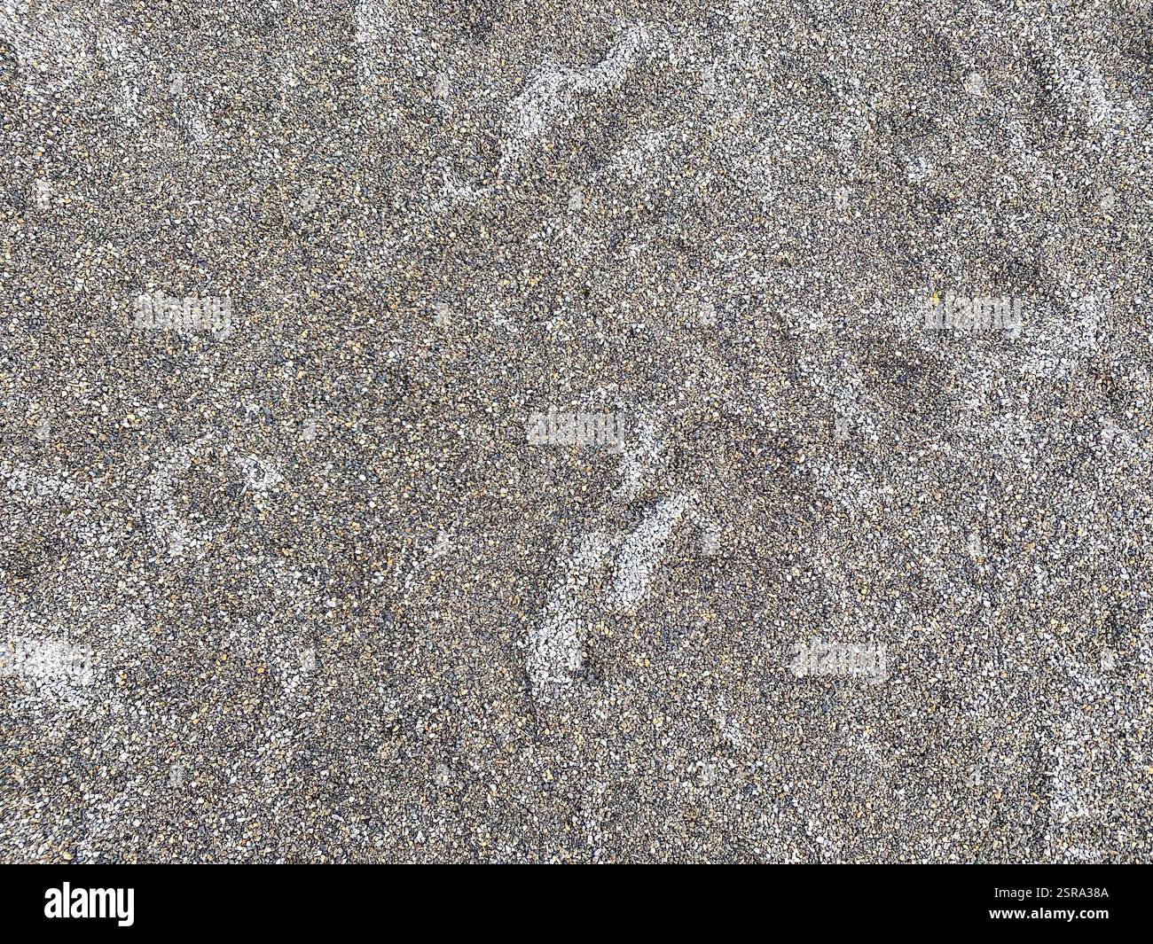 Kiesboden Hintergrund – natürliche zerkleinerte Steinstruktur für Oberflächen im Freien Stockfoto
