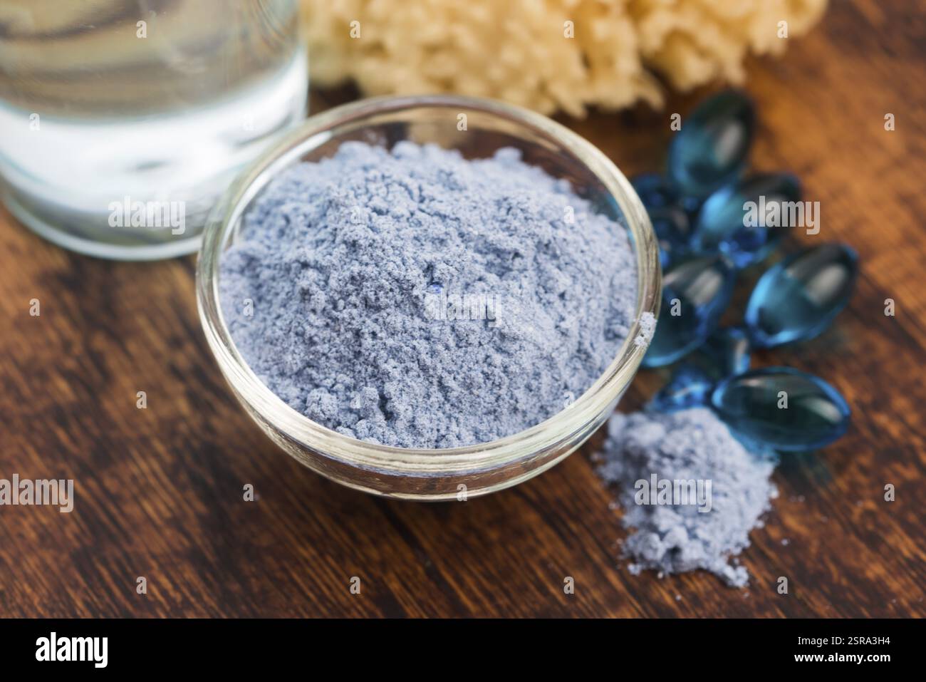 Blau Clay Mask mit Serum Kapseln Stockfoto