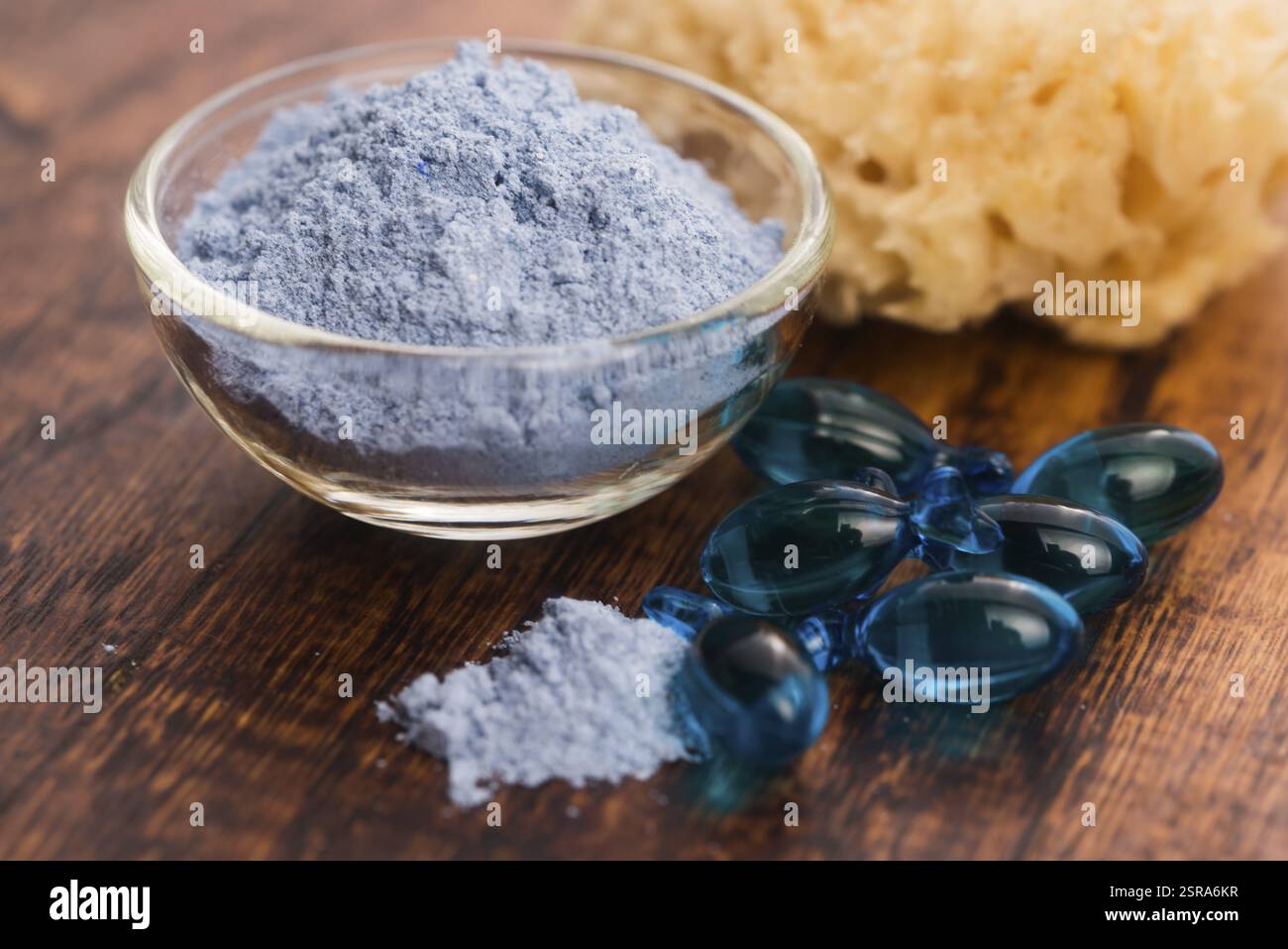 Blau Clay Mask mit Serum Kapseln Stockfoto