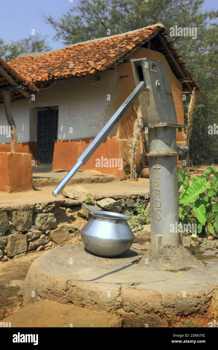 Handpumpe im Dorf, jharkhand, Indien, Asien Stockfoto