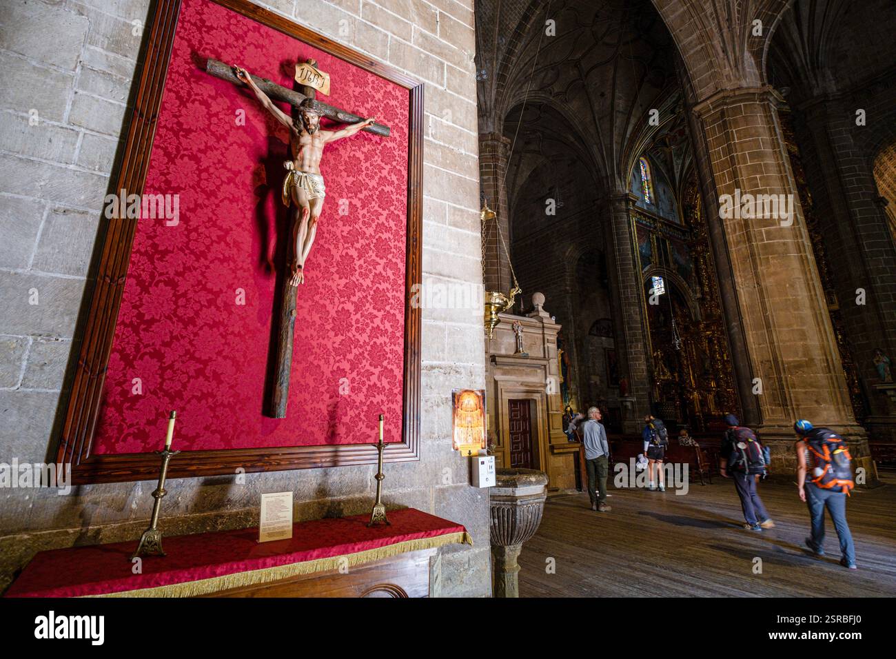 Christus des wahren Kreuzes, Holzschnitzerei polychrome, XXI. Jahrhundert, Kirche Santa María de la Asunción, Navarrete, La Rioja, Spanien. Stockfoto