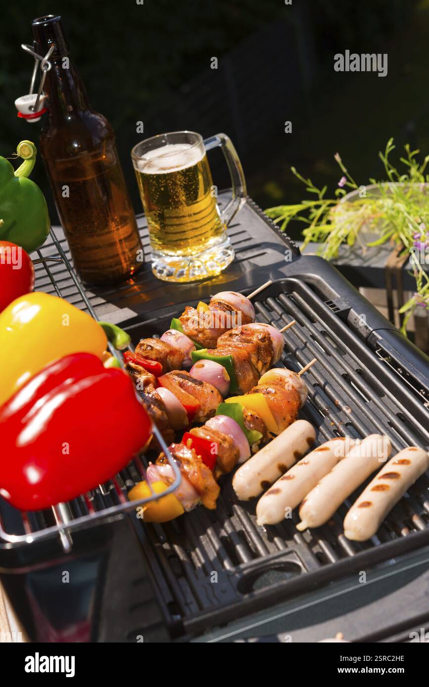 Grillparty im Sommer Stockfoto