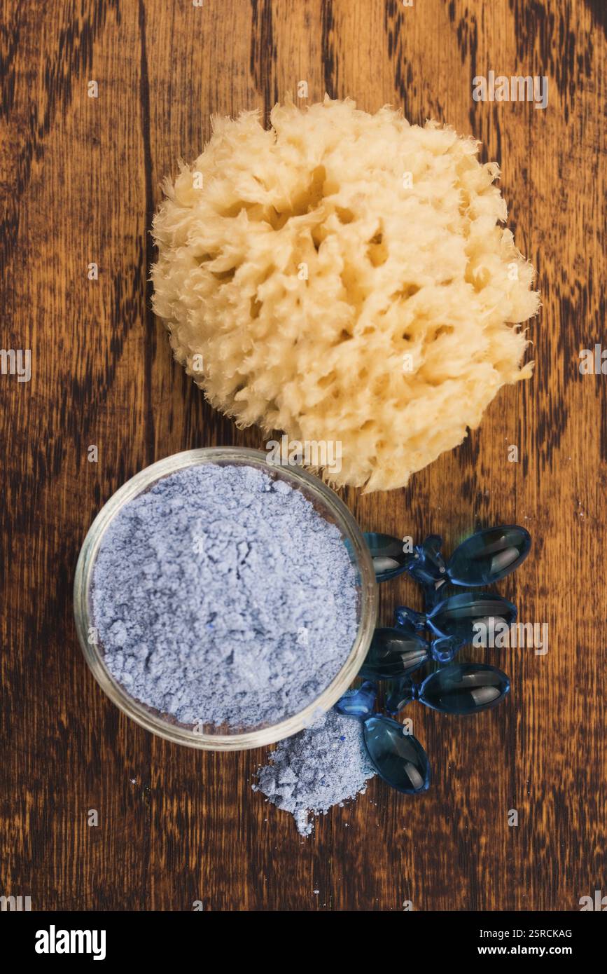 Blau Clay Mask mit Serum Kapseln Stockfoto
