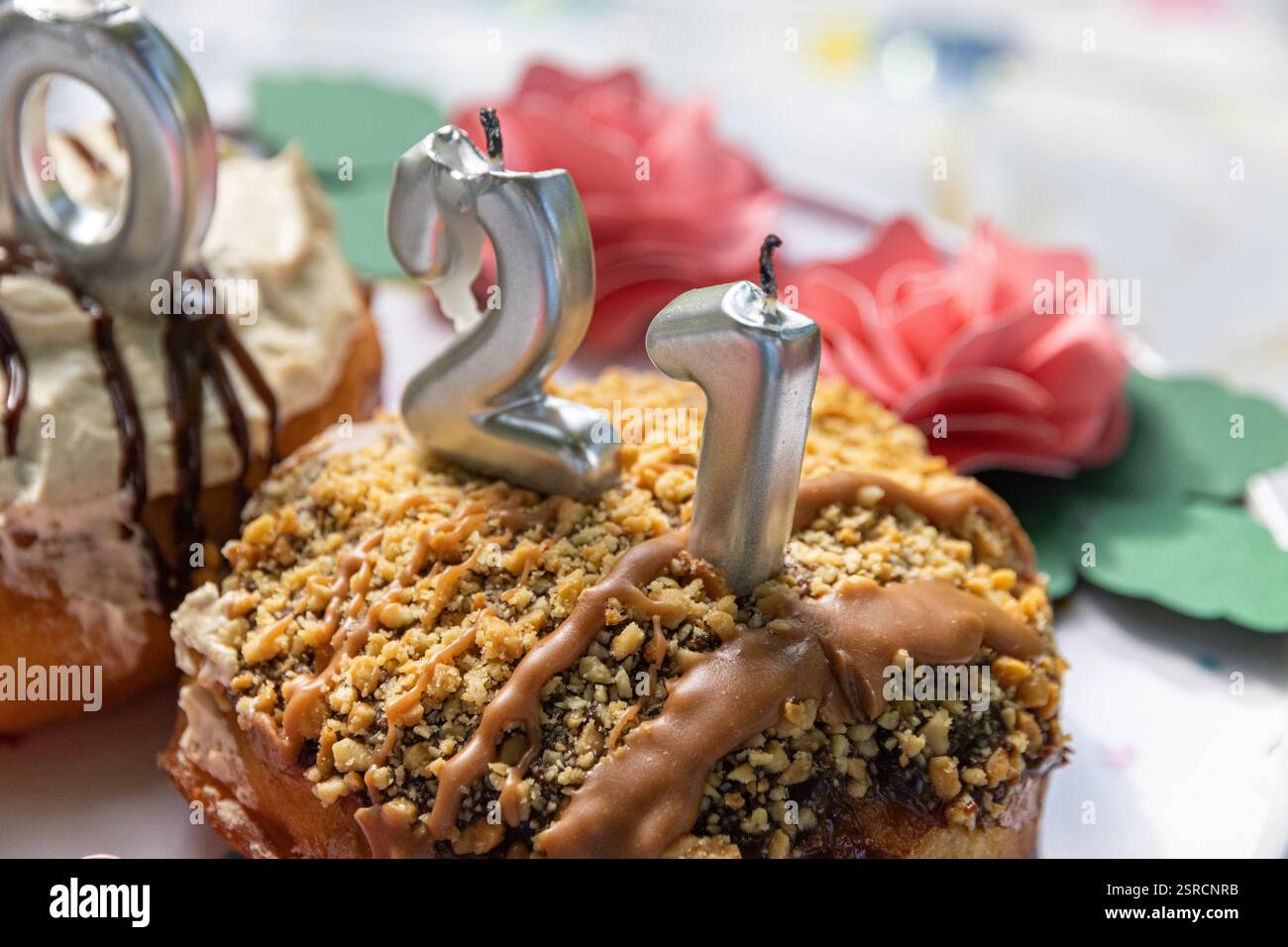 Wunderschöner Donut zum 21. Geburtstag. Stockfoto