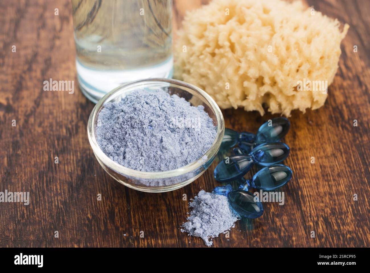 Blau Clay Mask mit Serum Kapseln Stockfoto