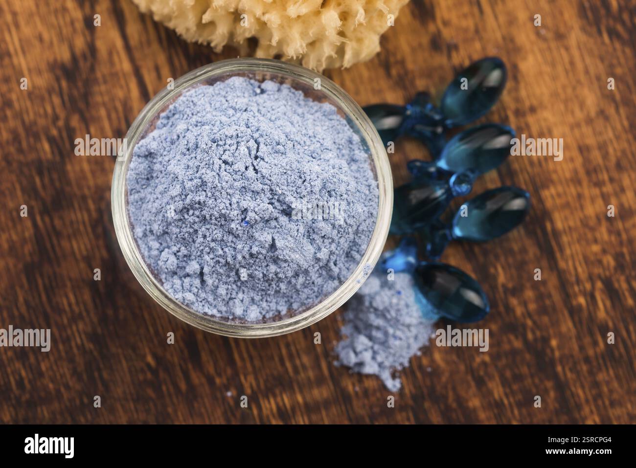 Blau Clay Mask mit Serum Kapseln Stockfoto