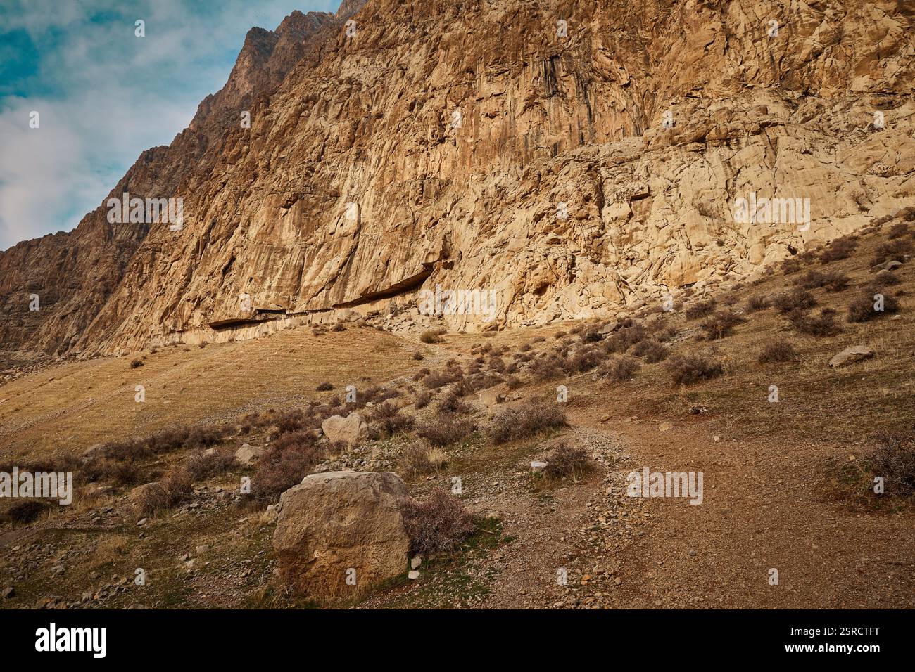 Farhad Tarash Schnitzereien in Behistun, Iran Stockfoto