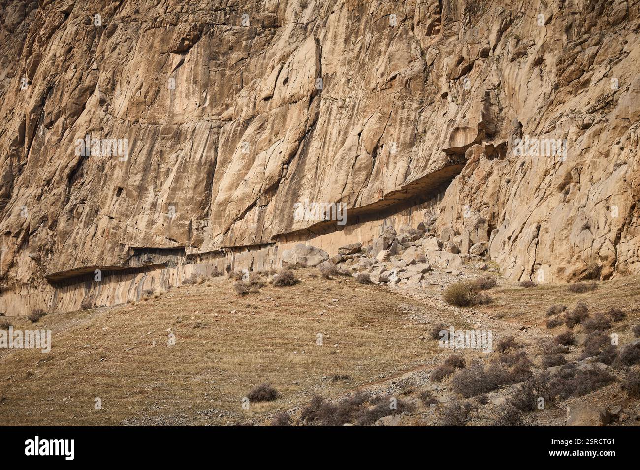 Farhad Tarash Schnitzereien in Behistun, Iran Stockfoto