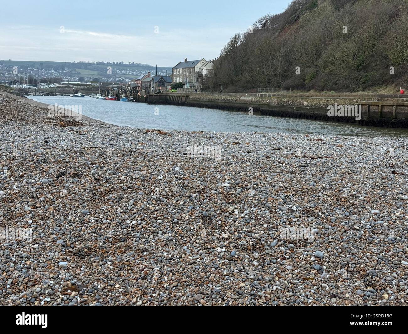 Axmouth Harbour vom Strand, Seaton, Devon - Smartphone-aufgenommenes Stockfoto