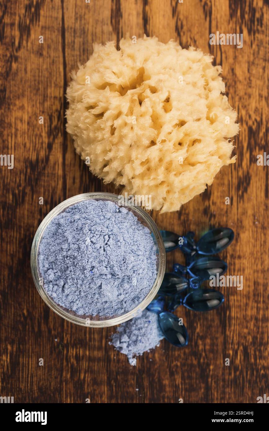 Blau Clay Mask mit Serum Kapseln Stockfoto
