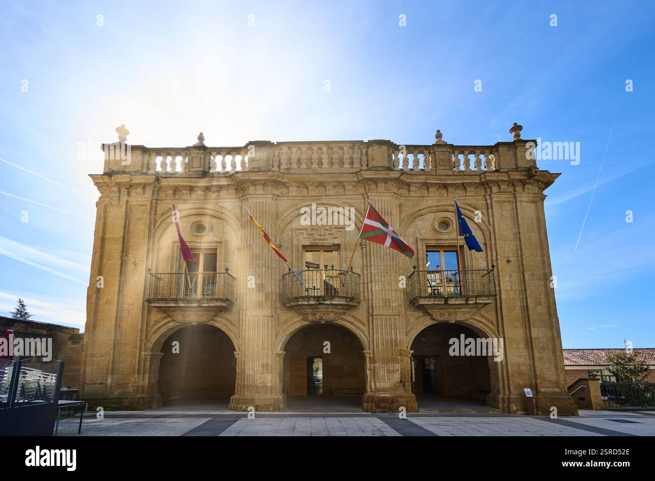Blick auf die Fassade des Rathauses von Labastida, Labastida, Alava, Baskenland Stockfoto