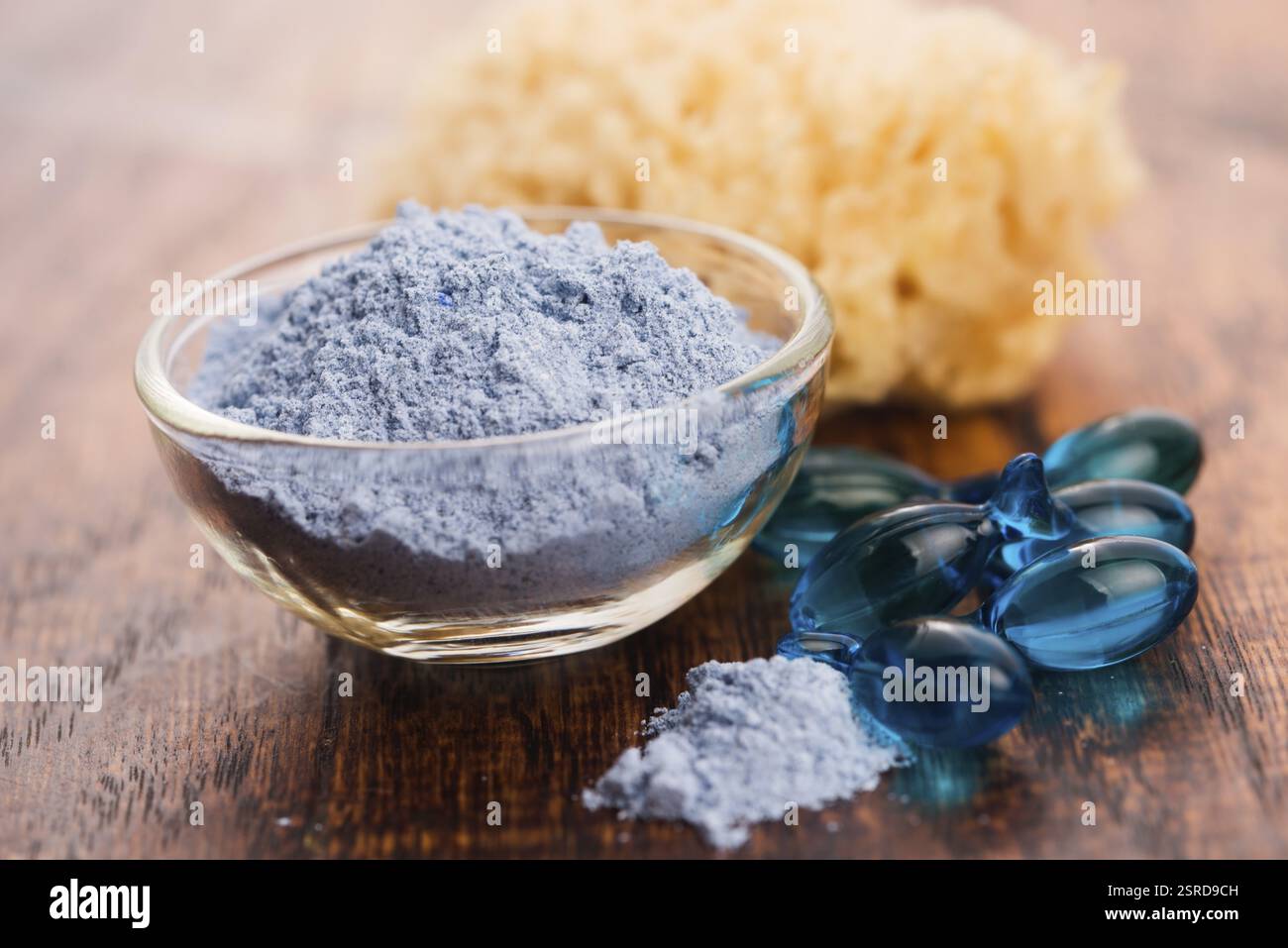 Blau Clay Mask mit Serum Kapseln Stockfoto