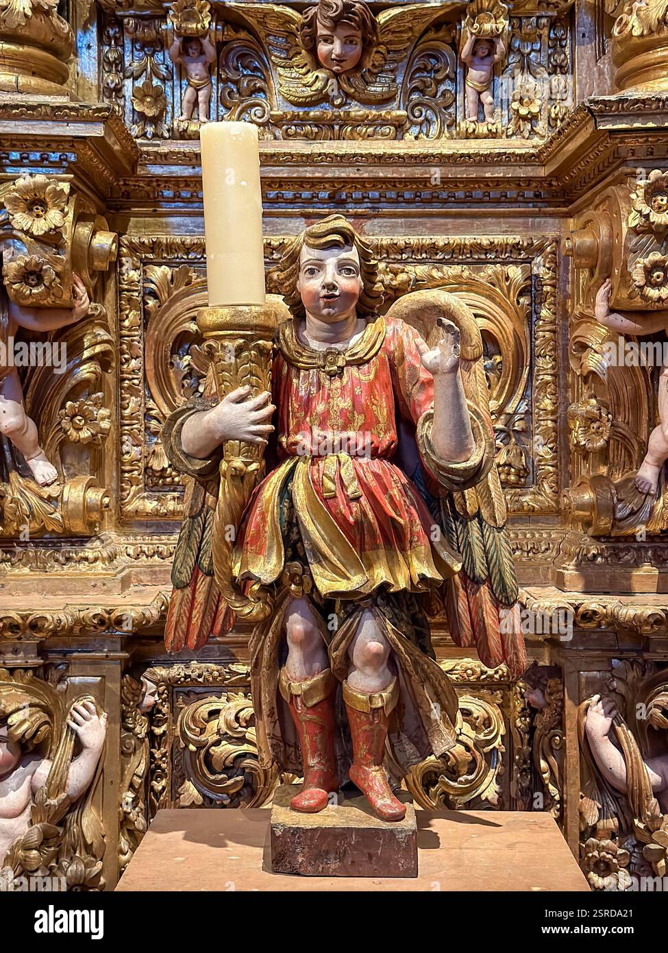 Lagos, Portugal - 25. August 2024: Wunderschönes Inneres der Kirche St. Antonius, Igreja de Santo Antonio in Lagos, Algarve in Portugal Stockfoto