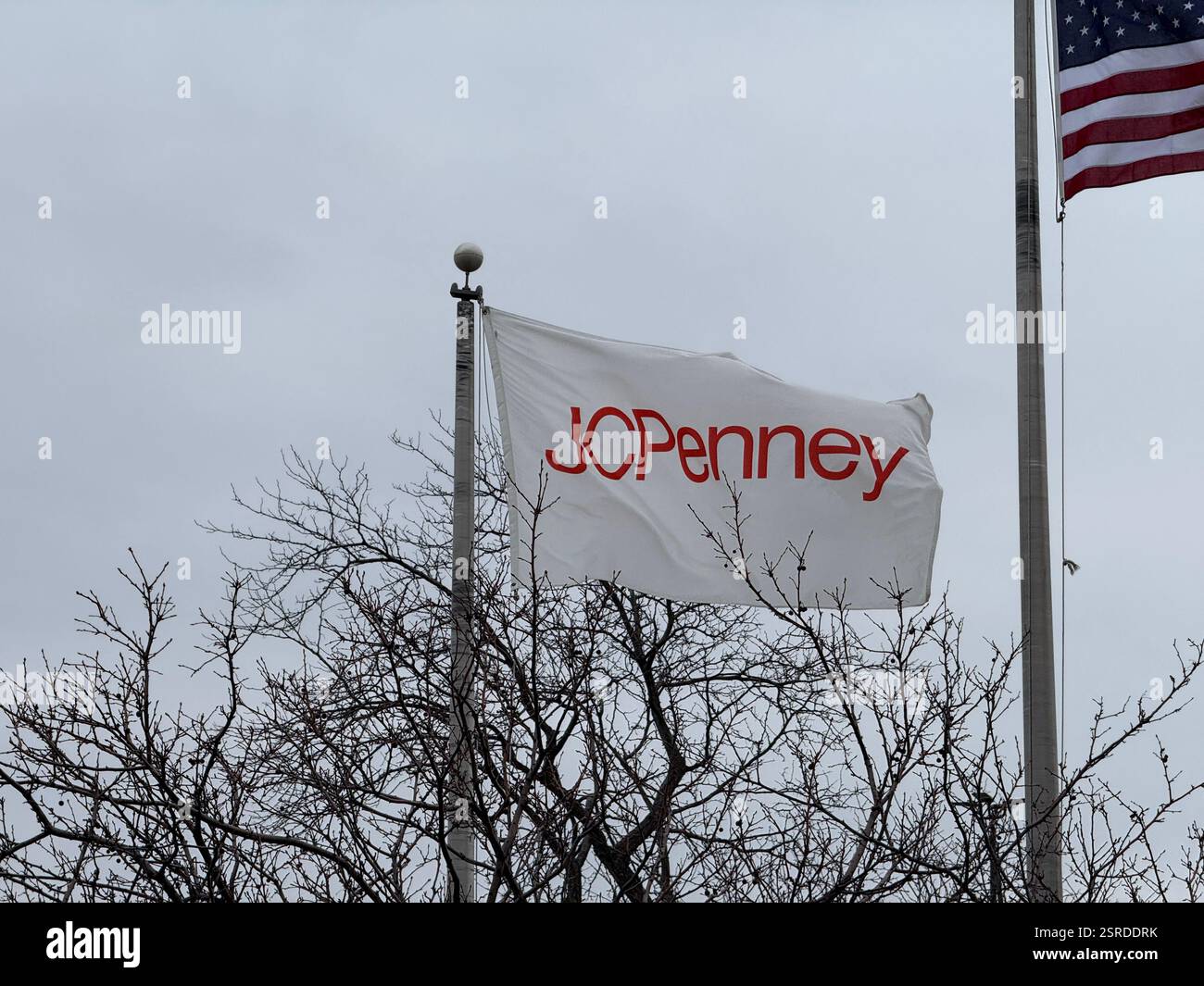 Lenexa, Kansas – 15. Februar 2025: JC Penny gab kürzlich zahlreiche Filialschließungen bekannt Stockfoto