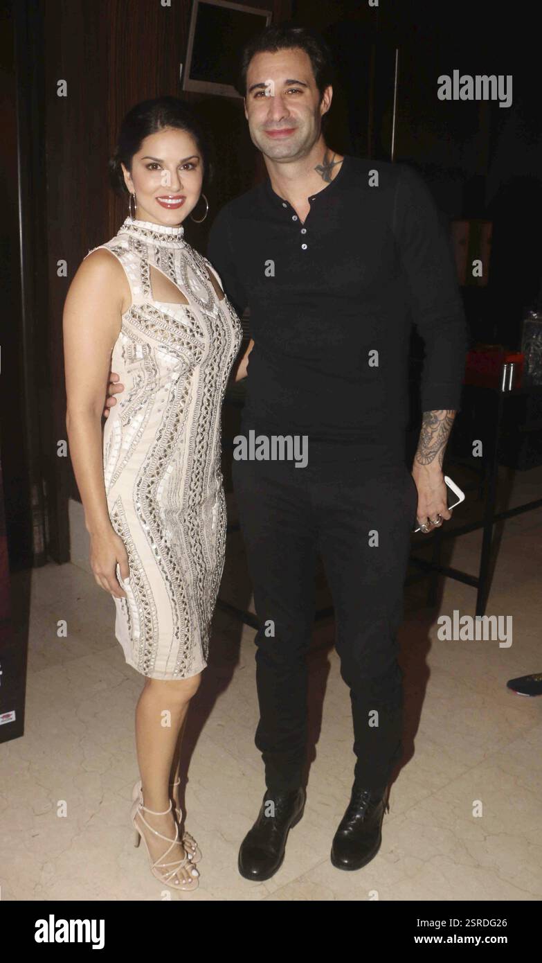 Bollywood-Schauspieler Sunny Leone und ihr Ehemann Daniel Weber beim Trailer und Musik Start des Films "Beiimaan Liebe Mumbai Stockfoto