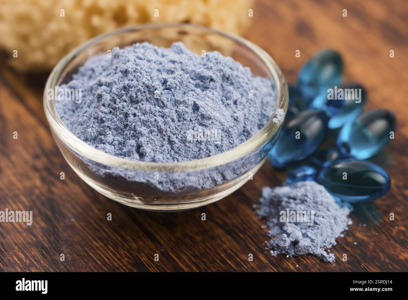 Blau Clay Mask mit Serum Kapseln Stockfoto