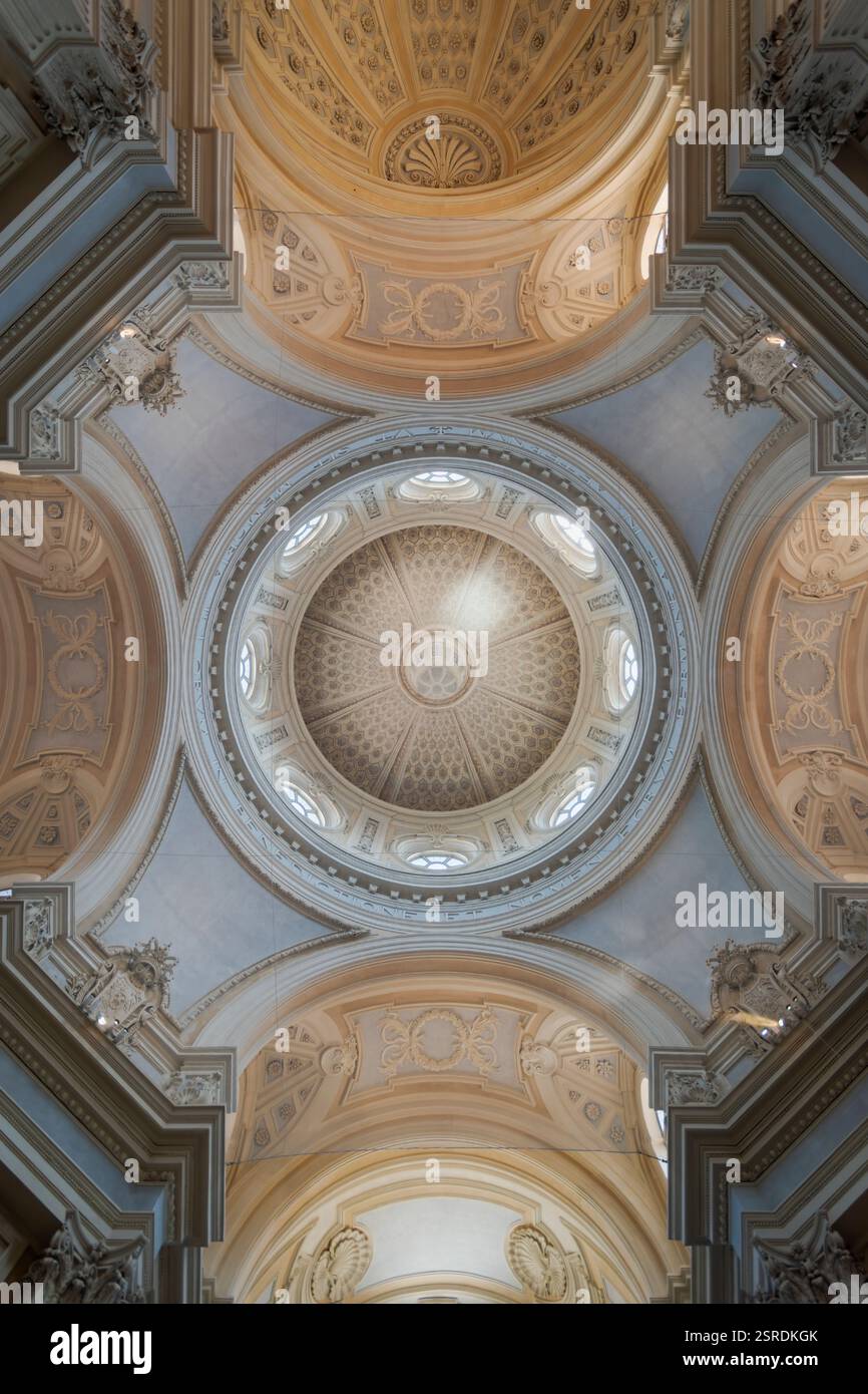 Die private Kapelle des Heiligen Uberto, entworfen von Filippo Juvarra, im Königspalast von Venaria, gewidmet dem patronus der Jäger. Stockfoto