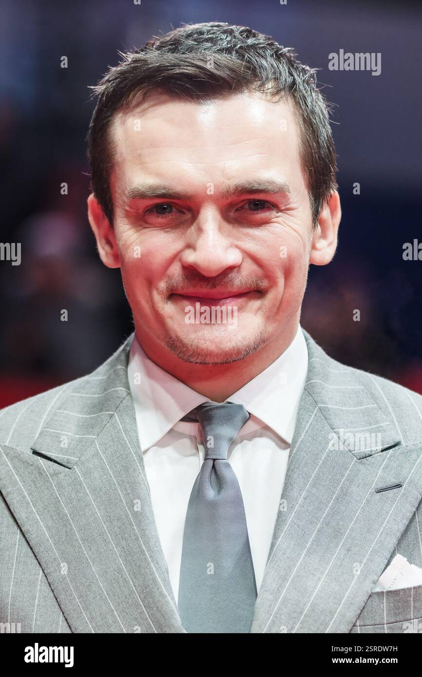 Berlin, Deutschland. Februar 2025. Rupert Friend kommt bei der Weltpremiere von Dreams während der Berlinale (Berliner Filmfestspiele) im Berlinale Palast an. Foto von Julie Edwards./Alamy Live News Stockfoto