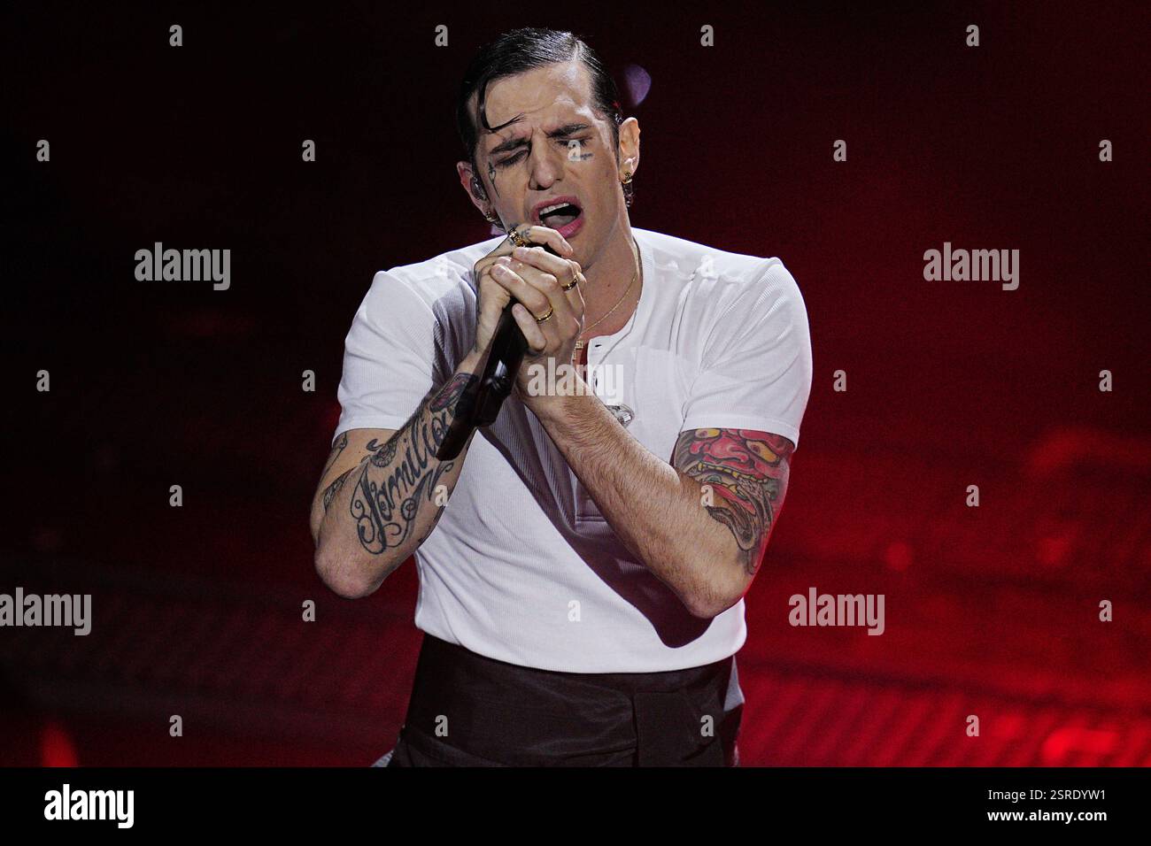 Sanremo, Italien. Februar 2025. Achille Lauro während des letzten Abends der 75. Ausgabe des Sanremo Italian Song Festivals im Ariston Theatre in Sanremo, Norditalien - Samstag, 15. Februar 2025. Unterhaltung. (Foto: Marco Alpozzi/LaPresse) Credit: LaPresse/Alamy Live News Stockfoto