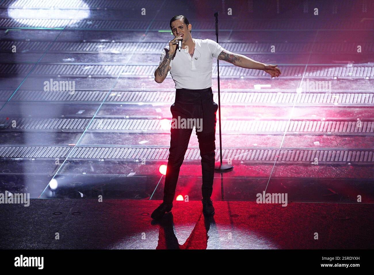 Sanremo, Italien. Februar 2025. Achille Lauro während des letzten Abends der 75. Ausgabe des Sanremo Italian Song Festivals im Ariston Theatre in Sanremo, Norditalien - Samstag, 15. Februar 2025. Unterhaltung. (Foto: Marco Alpozzi/LaPresse) Credit: LaPresse/Alamy Live News Stockfoto