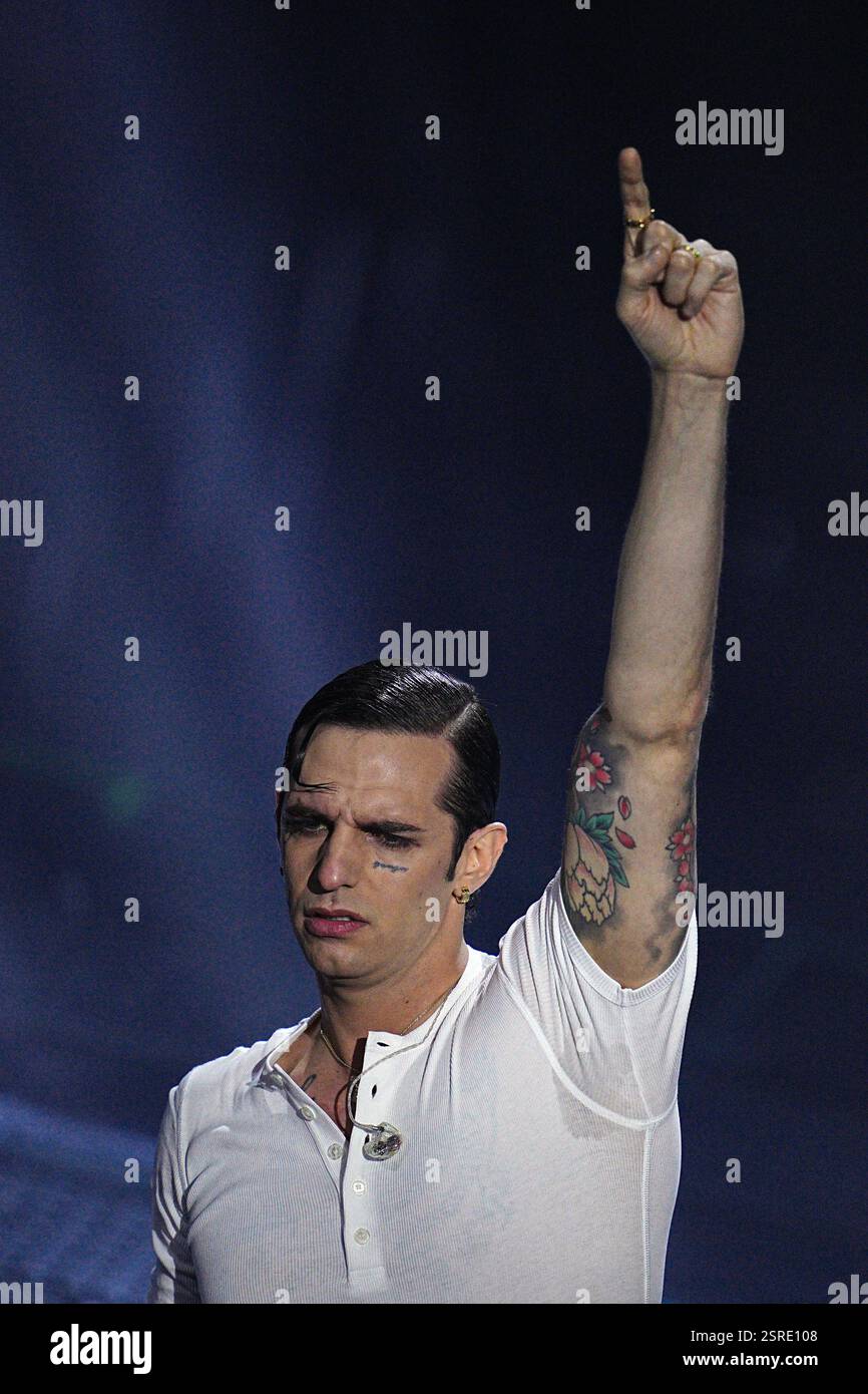 Sanremo, Italien. Februar 2025. Achille Lauro während des letzten Abends der 75. Ausgabe des Sanremo Italian Song Festivals im Ariston Theatre in Sanremo, Norditalien - Samstag, 15. Februar 2025. Unterhaltung. (Foto: Marco Alpozzi/LaPresse) Credit: LaPresse/Alamy Live News Stockfoto