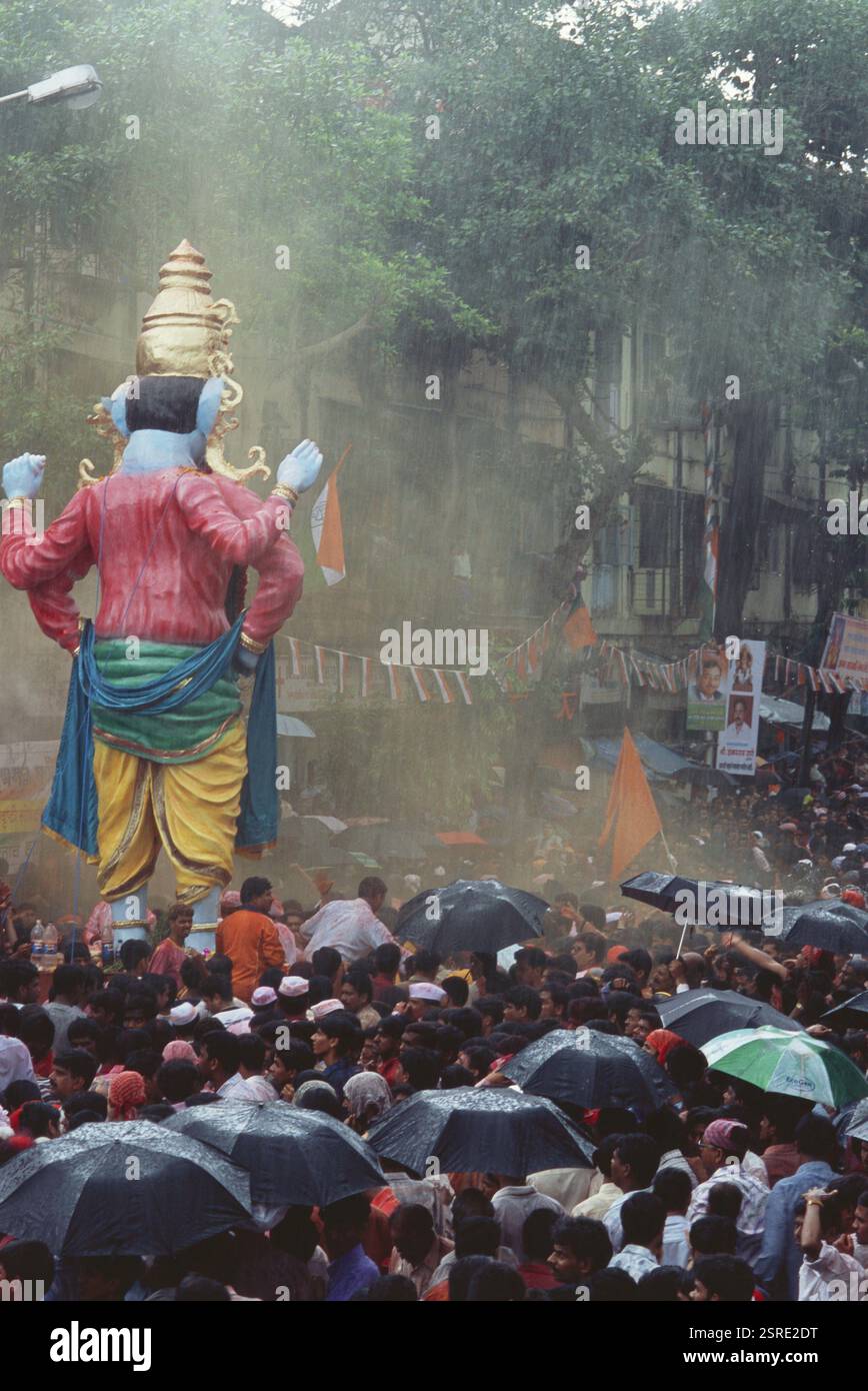 Ganesh Ganpati Festival, Eintauchen von Elefanten-köpfigem Götterbild, Bombay Mumbai, Maharashtra, Indien, Asien Stockfoto