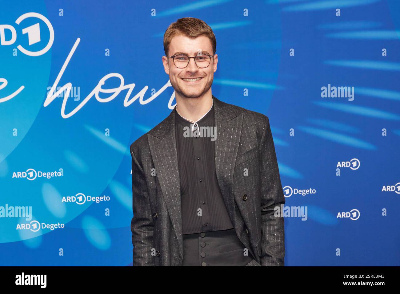 Linus Weber - Gaesteankunft zum ARD Blue Hour Empfang 2025 im Hotel ...