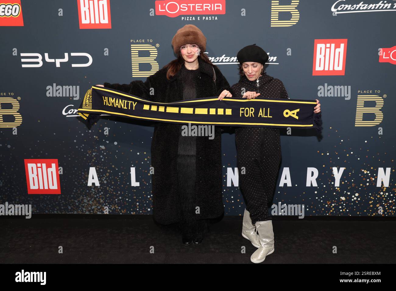 PLATZ ZU B Anna Thalbach mit Tochter Nellie Thalbach PLATZ ZU B - Bild und Constantin Film laden zur legendären Party im Rahmen der Berlinale ins Borchardt ein in Berlin *** PLATZ ZU B Anna Thalbach mit Tochter Nellie Thalbach PLATZ ZU B Bild und Constantin Film laden Sie ein zur legendären Party während der Berlinale im Borchardt in Berlin Copyright: XEventpressxFuhrx Stockfoto