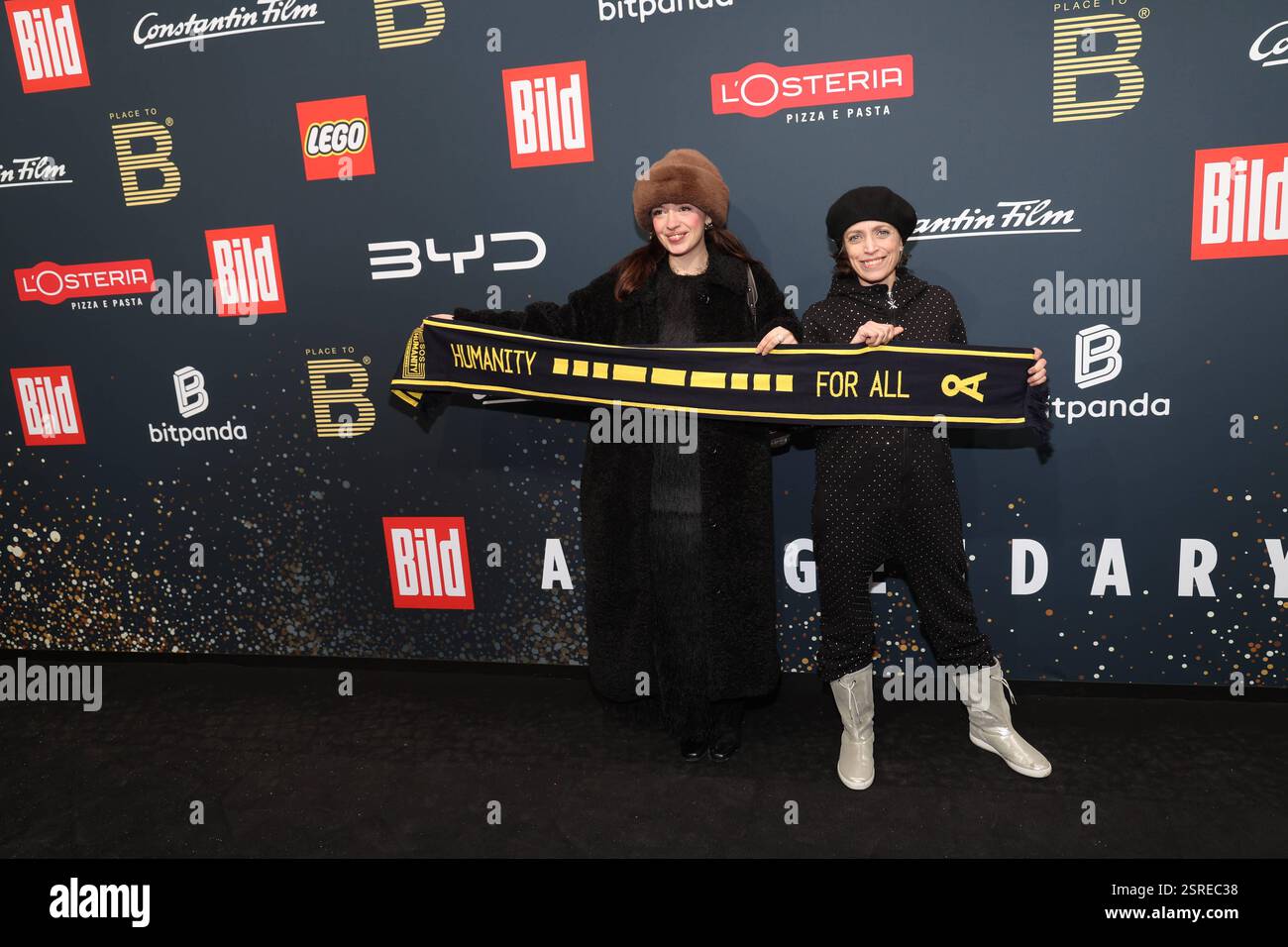 PLATZ ZU B Anna Thalbach mit Tochter Nellie Thalbach PLATZ ZU B - Bild und Constantin Film laden zur legendären Party im Rahmen der Berlinale ins Borchardt ein in Berlin *** PLATZ ZU B Anna Thalbach mit Tochter Nellie Thalbach PLATZ ZU B Bild und Constantin Film laden Sie ein zur legendären Party während der Berlinale im Borchardt in Berlin Copyright: XEventpressxFuhrx Stockfoto