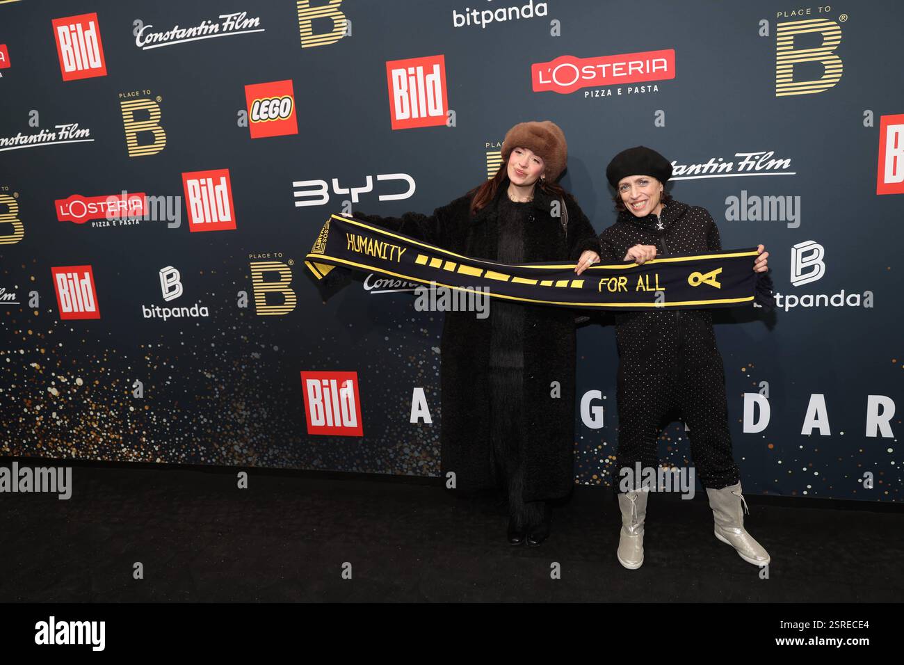PLATZ ZU B Anna Thalbach mit Tochter Nellie Thalbach PLATZ ZU B - Bild und Constantin Film laden zur legendären Party im Rahmen der Berlinale ins Borchardt ein in Berlin *** PLATZ ZU B Anna Thalbach mit Tochter Nellie Thalbach PLATZ ZU B Bild und Constantin Film laden Sie ein zur legendären Party während der Berlinale im Borchardt in Berlin Copyright: XEventpressxFuhrx Stockfoto