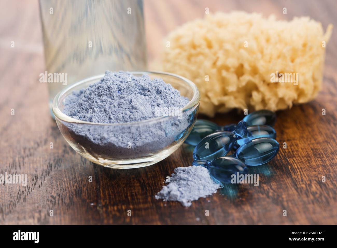 Blau Clay Mask mit Serum Kapseln Stockfoto