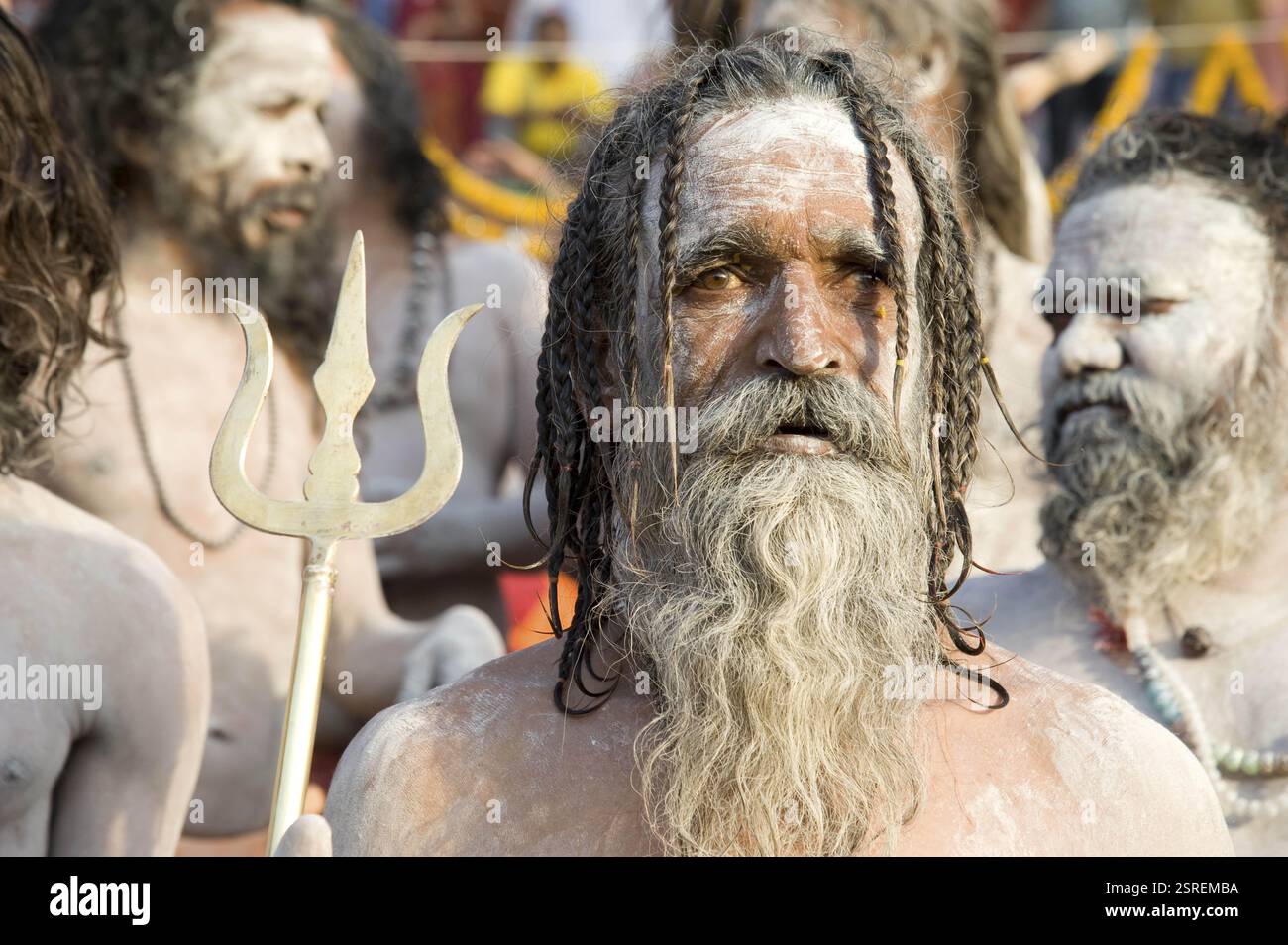 Naga Sadhu in der Nähe von Kshipra Fluss, Ujjain, Madhya Pradesh, Indien, Asien Stockfoto