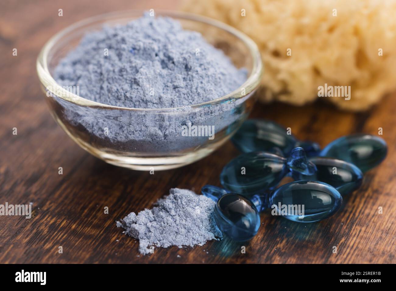 Blau Clay Mask mit Serum Kapseln Stockfoto