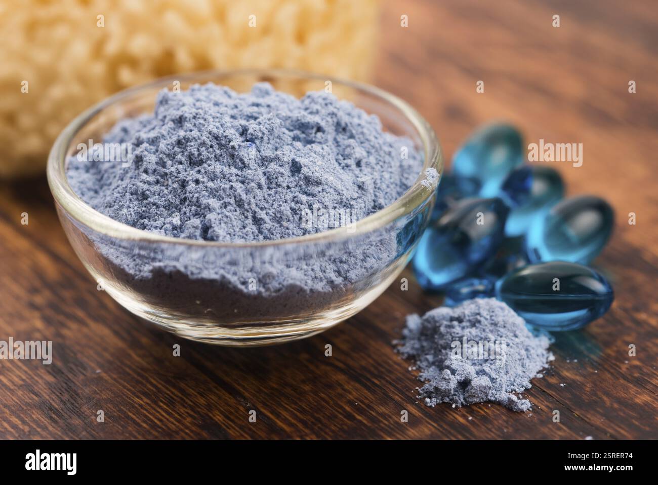 Blau Clay Mask mit Serum Kapseln Stockfoto