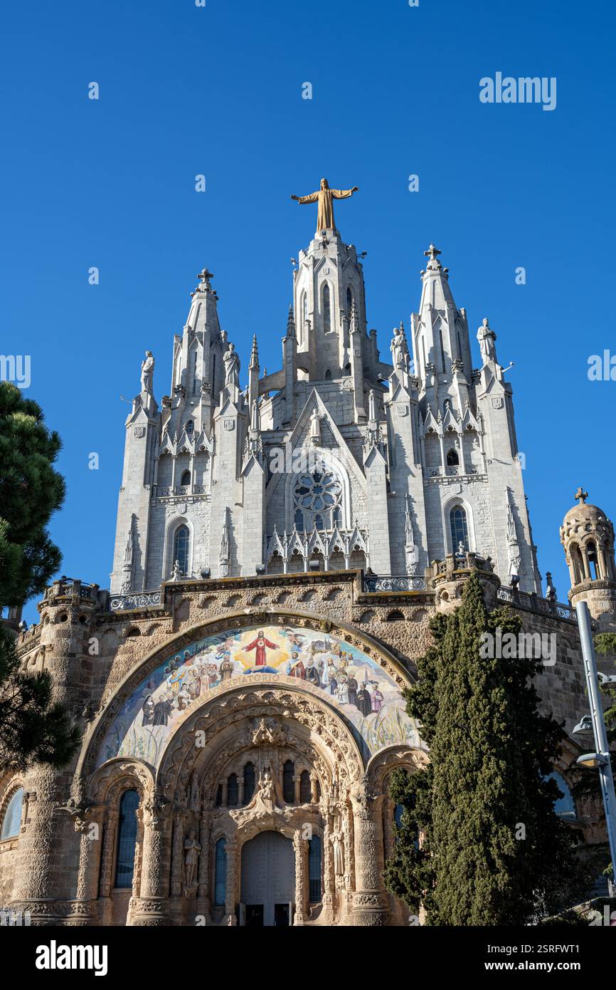 Der Expiatory Temple of the Sacred Heart auf dem Berg Tibidabo in Barcelona, Spanien Stockfoto