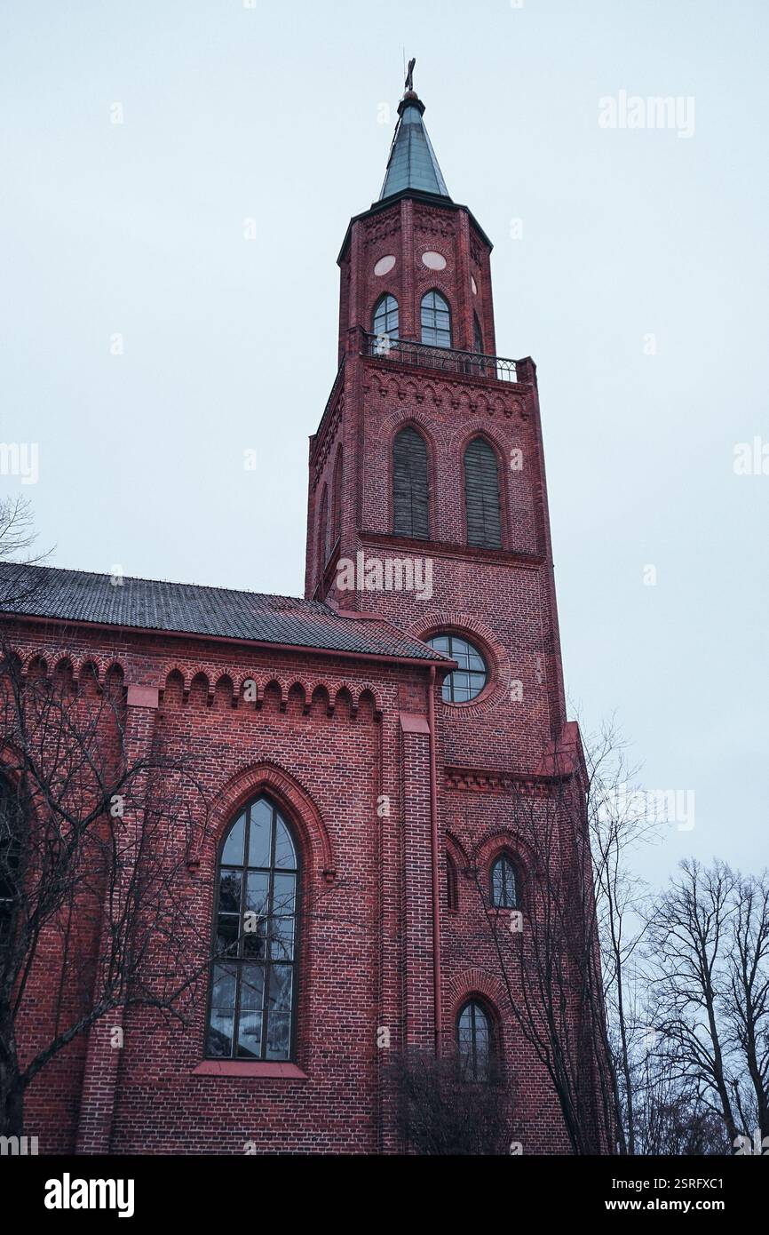 Kirchendetails aus Backsteinmauern Stockfoto