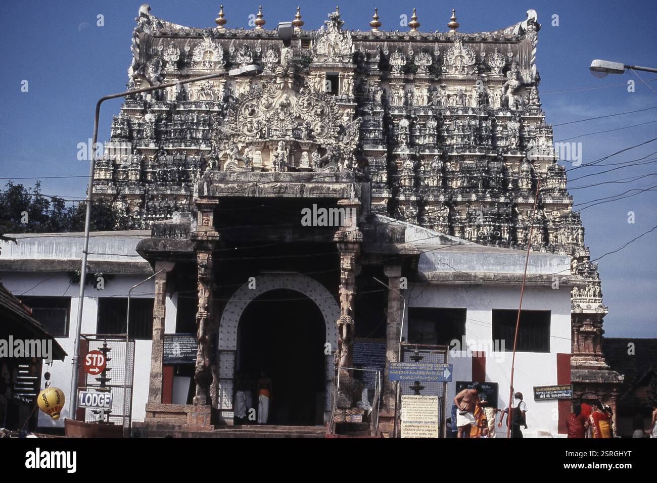 Blick auf Sri Padmanabhaswamy Temple, Thiruvananthapuram, Trivandrum, Kerala, Indien, Asien Stockfoto