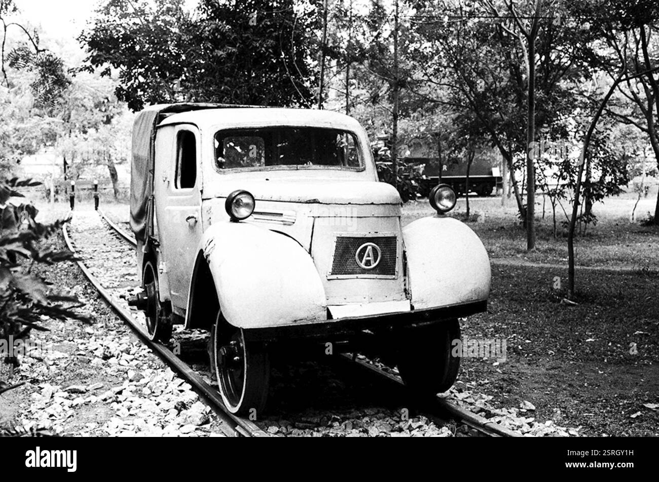 Der 1921 in England hergestellte Austin-Eisenbahnwagen wurde zur Inspektion von Eisenbahngleisen im Eisenbahnmuseum Mysore, Karnataka, Indien, Asien verwendet Stockfoto