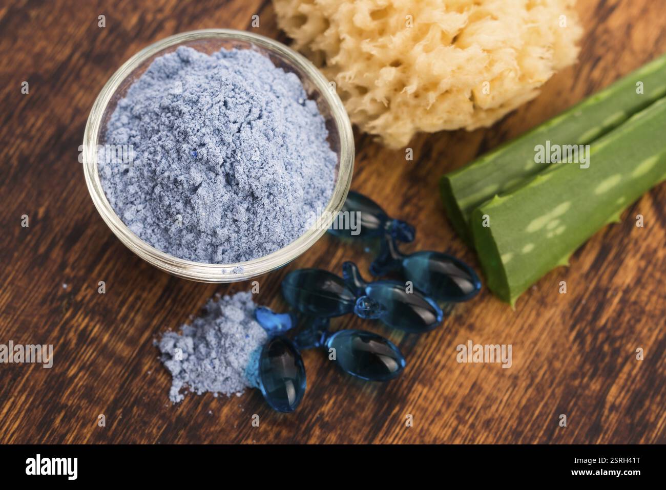 Blau Clay Mask mit Serum Kapseln Stockfoto