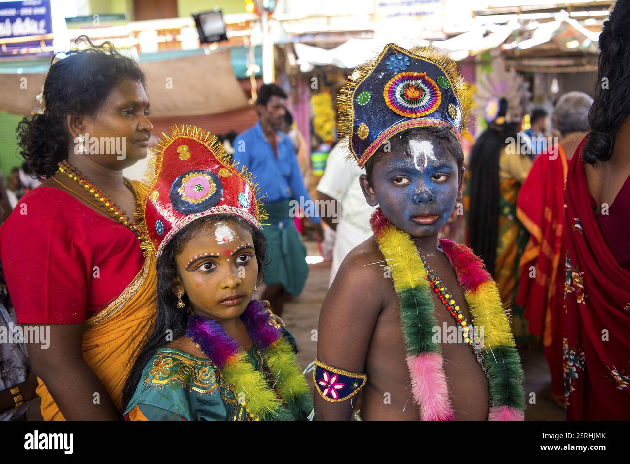 Das Kind kleidet sich als hinduistische Göttin, Thoothukudi, Tamil Nadu, Indien, Asien Stockfoto