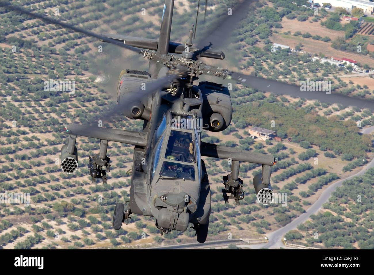 AH-64 Apache, Hellenische Armee, Angriffshubschrauber, entwickelt für die enge Luftunterstützung und Panzerabwehroperationen mit fortschrittlichen Zielen und Waffensystemen. Stockfoto