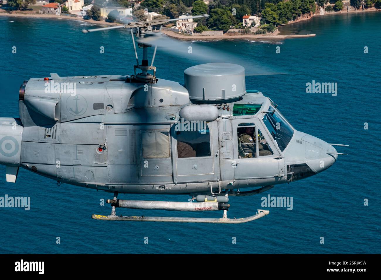 Hellenic Navy AB212: Die AB212 ist ein zweimotoriger Helikopter mit mittlerem Aufzug, der hauptsächlich für Such-, Rettungs- und Transportoperationen in Marineumgebungen eingesetzt wird. Stockfoto