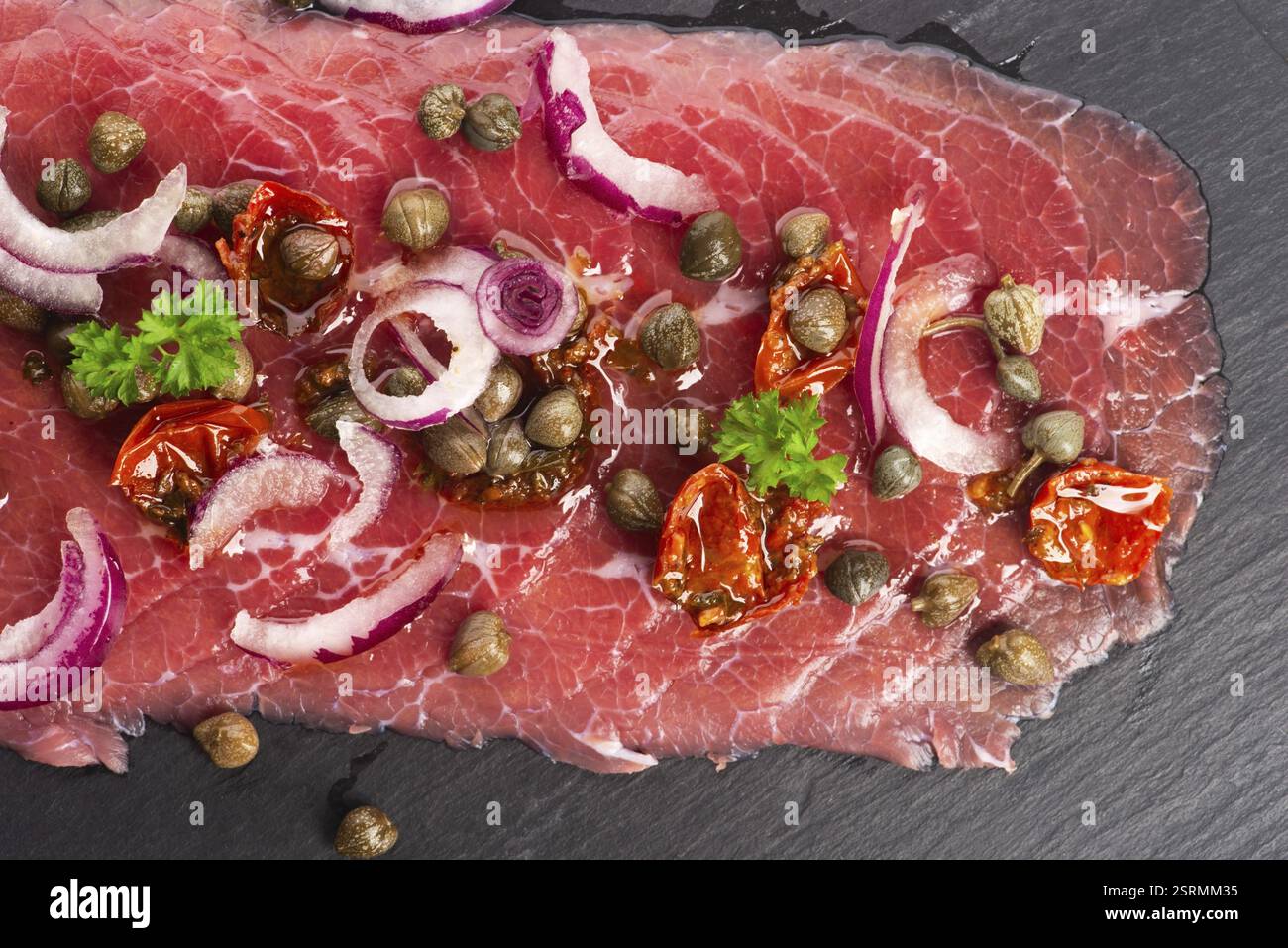 Gekühltes Rindfleisch-Carpaccio kalt Stockfoto