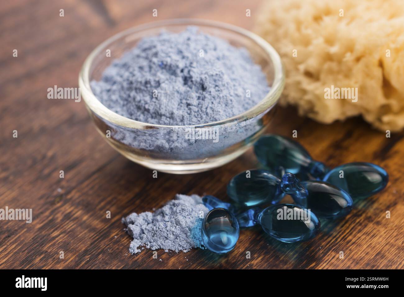 Blau Clay Mask mit Serum Kapseln Stockfoto
