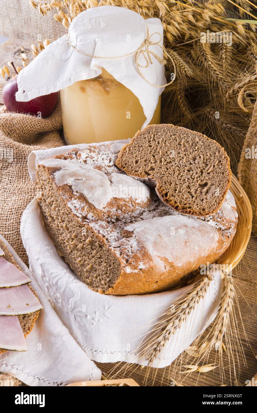 Traditionelles Brot frisch gebacken Stockfoto