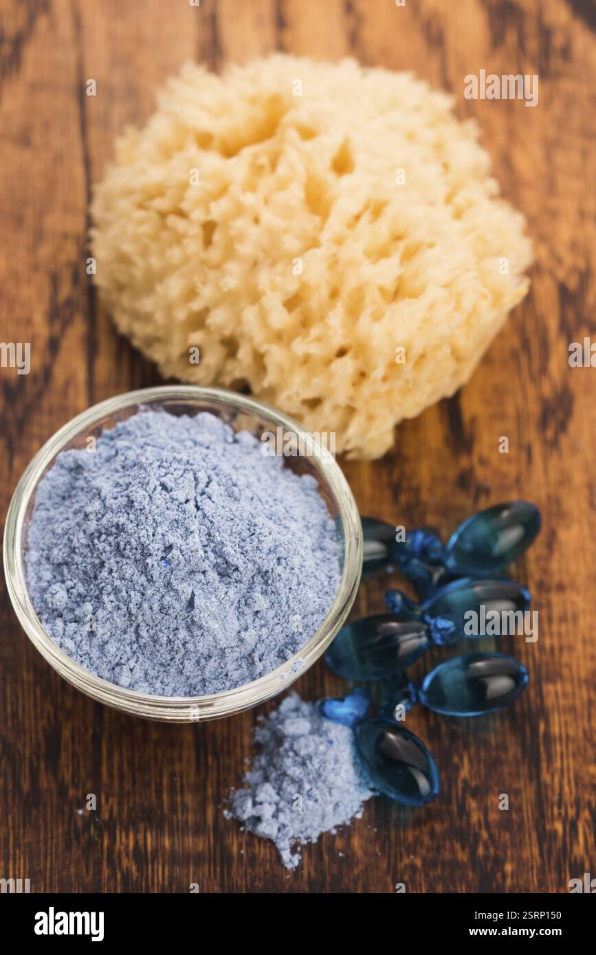 Blau Clay Mask mit Serum Kapseln Stockfoto
