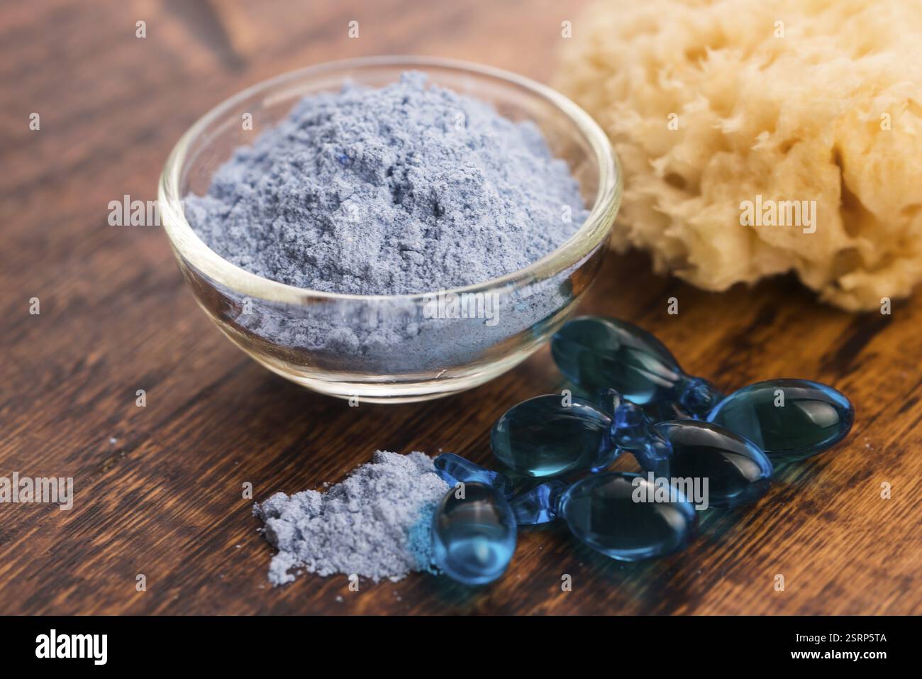 Blau Clay Mask mit Serum Kapseln Stockfoto