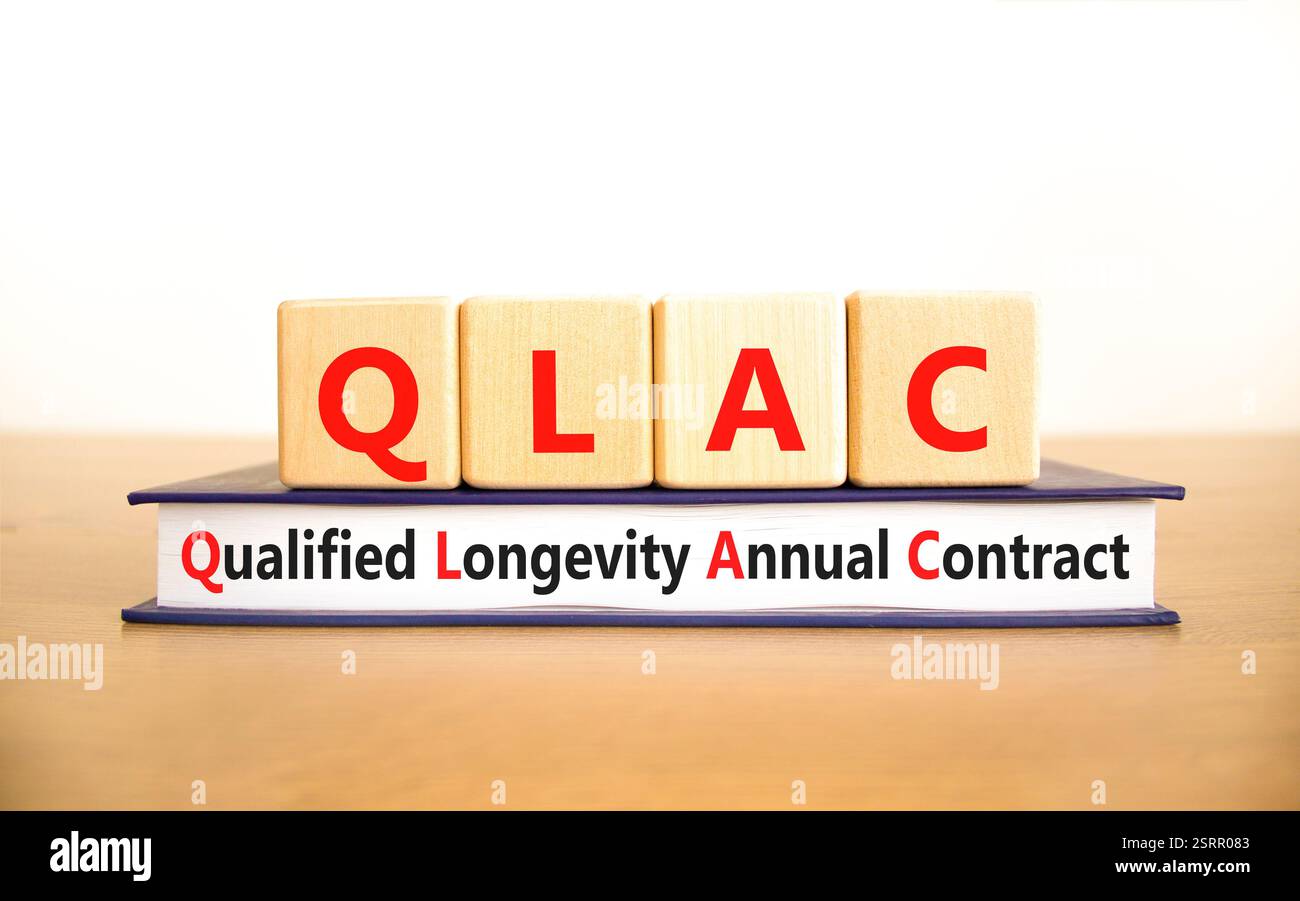 QLAC-Symbol. Concept Word QLAC qualifizierte Langlebigkeitsrenuity Contract auf schönen Holzblöcken. Schöner weißer Hintergrund. Business QLAC qualifiziert Lo Stockfoto QLAC-Symbol. Concept Word QLAC qualifizierte Langlebigkeitsrenuity Contract auf schönen Holzblöcken. Schöner weißer Hintergrund. Business QLAC qualifiziert Lo Stockfoto